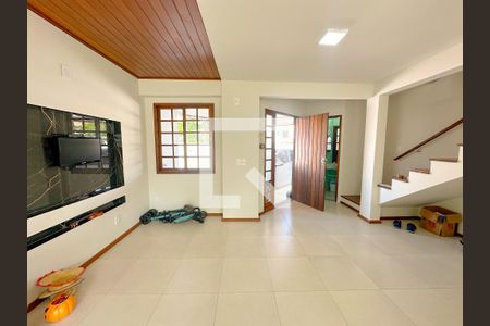 Sala de TV de apartamento para alugar com 2 quartos, 100m² em Ingleses do Rio Vermelho, Florianópolis