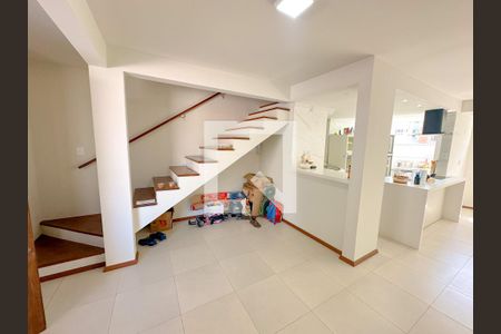 Sala de TV de apartamento para alugar com 2 quartos, 100m² em Ingleses do Rio Vermelho, Florianópolis