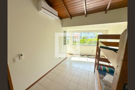 Quarto 1 de apartamento para alugar com 2 quartos, 100m² em Ingleses do Rio Vermelho, Florianópolis