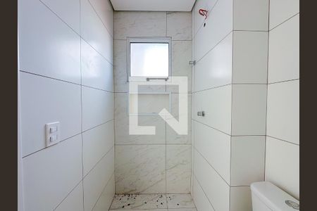 Banheiro de apartamento para alugar com 1 quarto, 39m² em Vila Mangalot, São Paulo