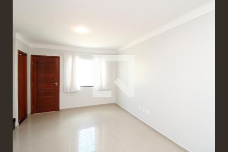 Sala de casa de condomínio para alugar com 2 quartos, 85m² em Vila Mazzei, São Paulo