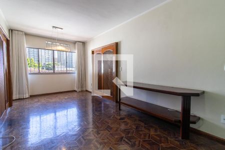 Apartamento para alugar com 75m², 2 quartos e 1 vagaSala