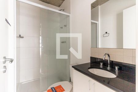 Banheiro de kitnet/studio para alugar com 1 quarto, 33m² em Santa Efigênia, São Paulo