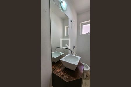 Lavabo de casa para alugar com 4 quartos, 125m² em Vila Nova Caledonia, São Paulo