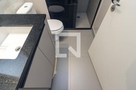 Banheiro de kitnet/studio para alugar com 1 quarto, 40m² em República, São Paulo