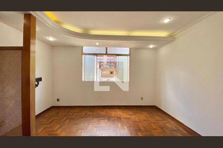 sala de apartamento à venda com 2 quartos, 84m² em Padre Eustáquio, Belo Horizonte