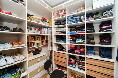 Casa à venda com 213m², 3 quartos e 2 vagas Casa à venda com 213m², 3 quartos e 2 vagasCloset do Quarto 1