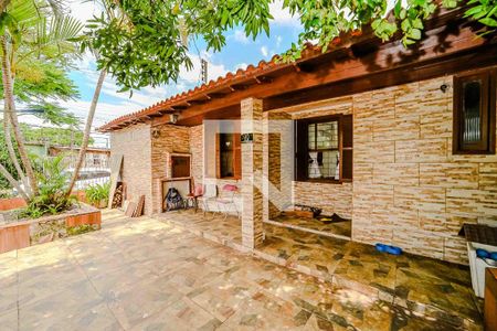 Casa à venda com 213m², 3 quartos e 2 vagas Casa à venda com 213m², 3 quartos e 2 vagasPátio