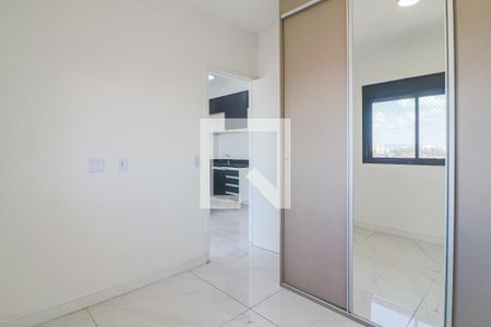 Quarto 2 de apartamento para alugar com 2 quartos, 40m² em Jardim do Lago, São Paulo