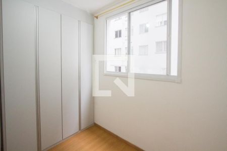 Quarto 1 de apartamento para alugar com 2 quartos, 44m² em Parque Maria Helena, São Paulo