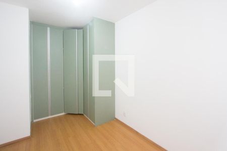 Quarto 2 de apartamento para alugar com 2 quartos, 44m² em Parque Maria Helena, São Paulo