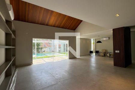 Sala de casa de condomínio para alugar com 3 quartos, 500m² em Alphaville, Santana de Parnaíba