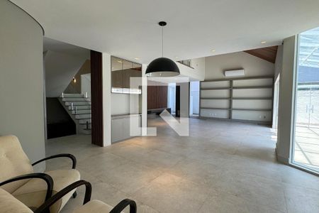 Sala de casa de condomínio para alugar com 3 quartos, 500m² em Alphaville, Santana de Parnaíba