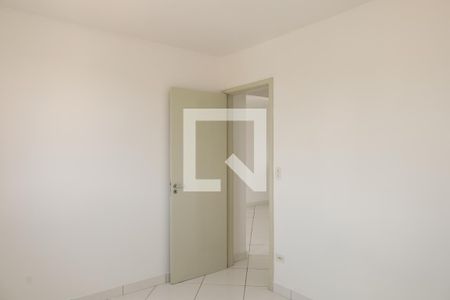 Quarto 2 de apartamento para alugar com 2 quartos, 52m² em Vila Carmosina, São Paulo