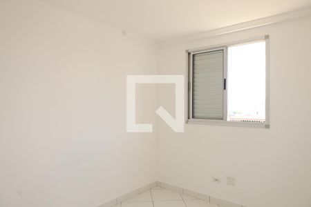 Quarto 1 de apartamento para alugar com 2 quartos, 52m² em Vila Carmosina, São Paulo