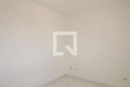 Quarto 2 de apartamento para alugar com 2 quartos, 52m² em Vila Carmosina, São Paulo