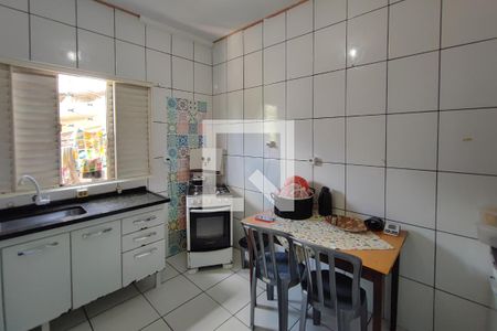 Casa à venda com 150m², 2 quartos e 2 vagas Casa à venda com 150m², 2 quartos e 2 vagasCozinha