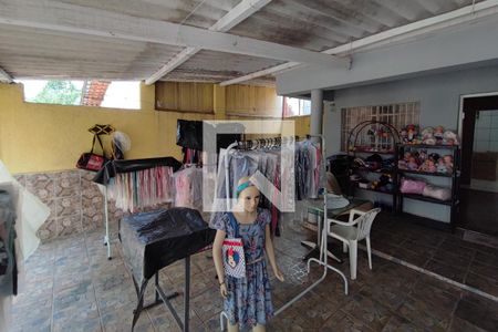 Casa à venda com 150m², 2 quartos e 2 vagas Casa à venda com 150m², 2 quartos e 2 vagasQuintal