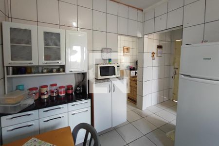 Casa à venda com 150m², 2 quartos e 2 vagas Casa à venda com 150m², 2 quartos e 2 vagasCozinha