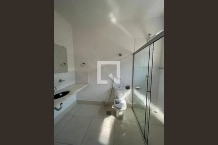 Banheiro de casa à venda com 3 quartos, 225m² em Alvorada, Contagem