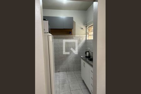 Cozinha de apartamento para alugar com 1 quarto, 30m² em Menino Deus, Porto Alegre