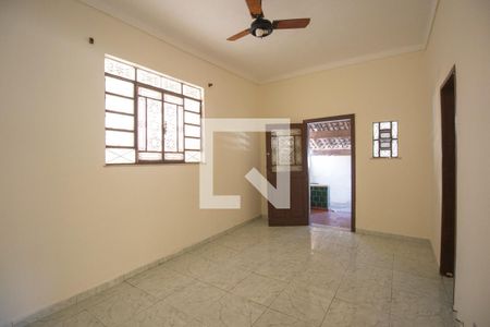 Sala de casa para alugar com 2 quartos, 188m² em Ze Garoto, São Gonçalo