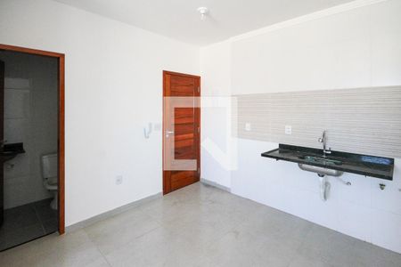 Cozinha de apartamento para alugar com 2 quartos, 27m² em Vila Carrão, São Paulo