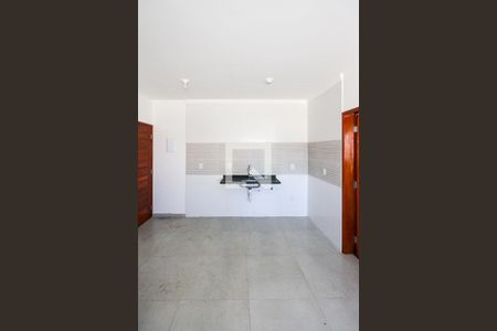 Cozinha de apartamento para alugar com 2 quartos, 27m² em Vila Carrão, São Paulo