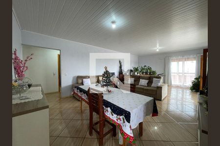 Casa à venda com 550m², 4 quartos e 2 vagasSala