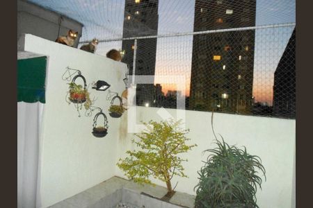 Casa à venda com 3 quartos, 250m² em Campo Belo, São Paulo