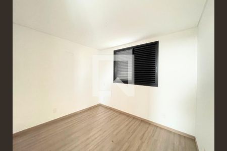 Quarto de apartamento à venda com 3 quartos, 270m² em Inconfidentes, Contagem