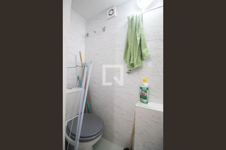 Banheiro social de kitnet/studio para alugar com 1 quarto, 20m² em Ipanema, Rio de Janeiro