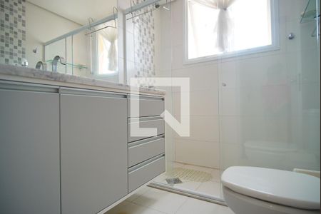 Banheiro da Suíte de apartamento para alugar com 2 quartos, 120m² em Rio Branco, Porto Alegre