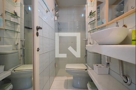 Banheiro da Suíte de apartamento para alugar com 3 quartos, 150m² em Rio Branco, Porto Alegre