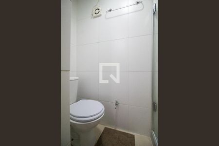 Banheiro social de kitnet/studio para alugar com 1 quarto, 20m² em Ipanema, Rio de Janeiro