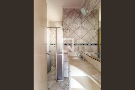 Casa de condomínio à venda com 250m², 6 quartos e 3 vagas Casa de condomínio à venda com 250m², 6 quartos e 3 vagasBanheiro