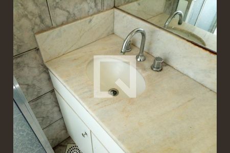 Casa de condomínio à venda com 250m², 6 quartos e 3 vagas Casa de condomínio à venda com 250m², 6 quartos e 3 vagasBanheiro