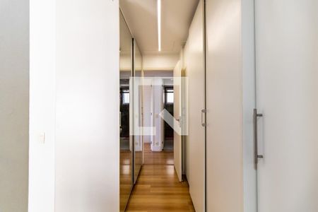 Suite - Closet de apartamento à venda com 3 quartos, 134m² em Jardim Olympia, São Paulo