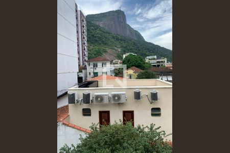 Casa à venda com 238m², 3 quartos e 2 vagas Casa à venda com 238m², 3 quartos e 2 vagasÁrea Externa