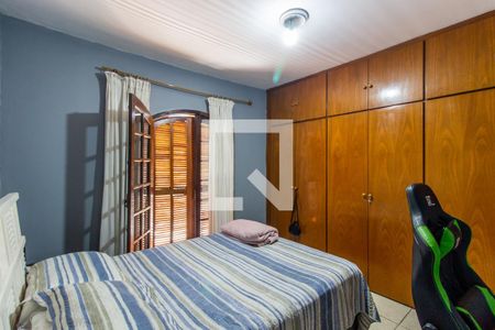 Quarto 2 de casa à venda com 4 quartos, 200m² em Itaquera, São Paulo