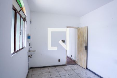 Casa à venda com 2 quartos, 120m² em Centro, Contagem