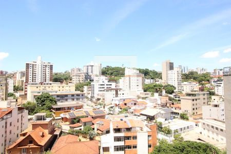 Vista  de apartamento à venda com 3 quartos, 88m² em Vila Paris, Belo Horizonte