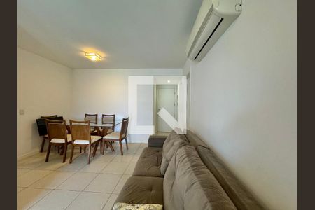 Sala de apartamento à venda com 2 quartos, 80m² em Barra da Tijuca, Rio de Janeiro