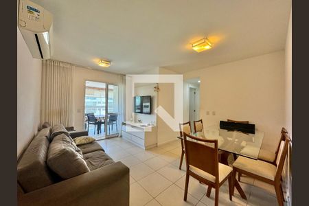 Sala de apartamento à venda com 2 quartos, 80m² em Barra da Tijuca, Rio de Janeiro