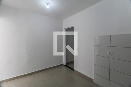 Sala/Cozinha de casa para alugar com 1 quarto, 20m² em Parque Savoi City, São Paulo