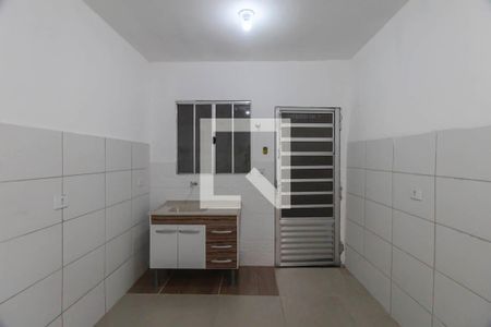 Sala/Cozinha de casa para alugar com 1 quarto, 20m² em Parque Savoi City, São Paulo