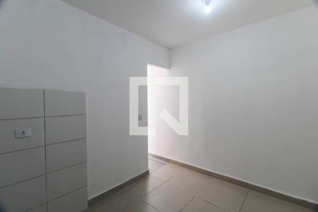 Sala/Cozinha de casa para alugar com 1 quarto, 20m² em Parque Savoi City, São Paulo