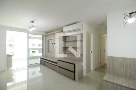 Sala de apartamento para alugar com 2 quartos, 86m² em Barra da Tijuca, Rio de Janeiro