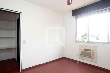 Quarto de apartamento à venda com 1 quarto, 45m² em Partenon, Porto Alegre