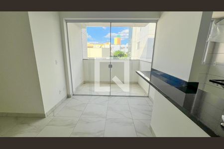 Sala/Cozinha de apartamento à venda com 3 quartos, 77m² em Coração Eucarístico, Belo Horizonte